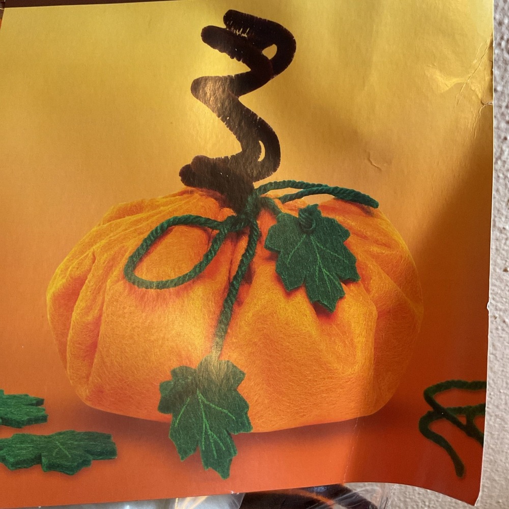 New Fall Crafts Pumpkin Felt Kit Makes‎ 6